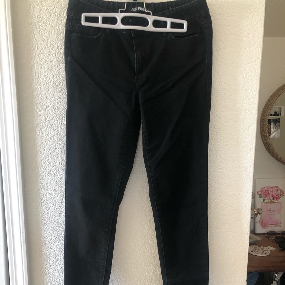 Size 27 Joe Fresh black skinny jeans